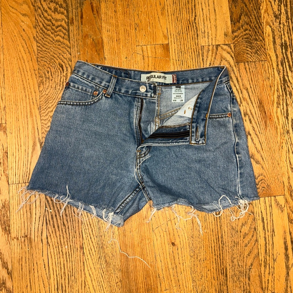 Levi’s Mid Rise Jean Shorts